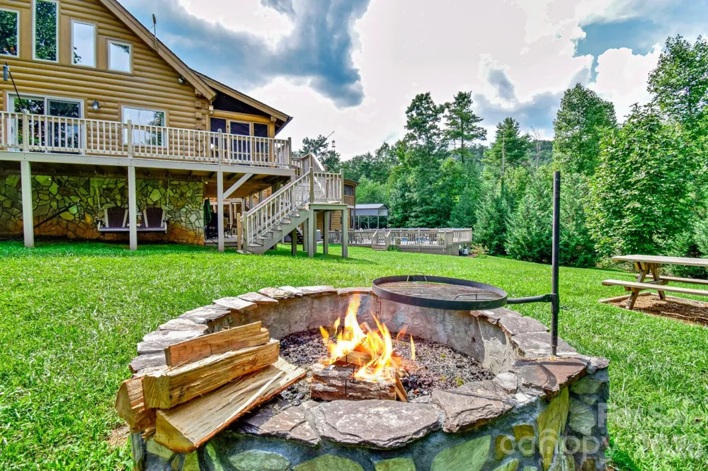 2257 Quiet Creek Lane Lenoir, NC 28645