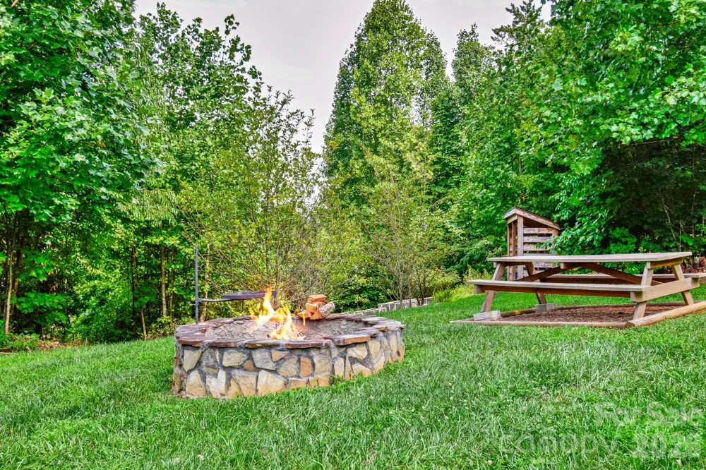 2257 Quiet Creek Lane Lenoir, NC 28645