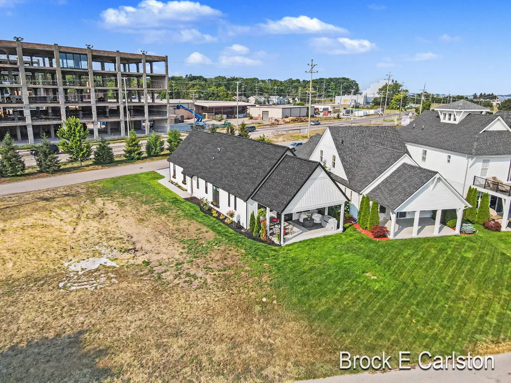944 Boardwalk Cove Drive Muskegon, MI 49441