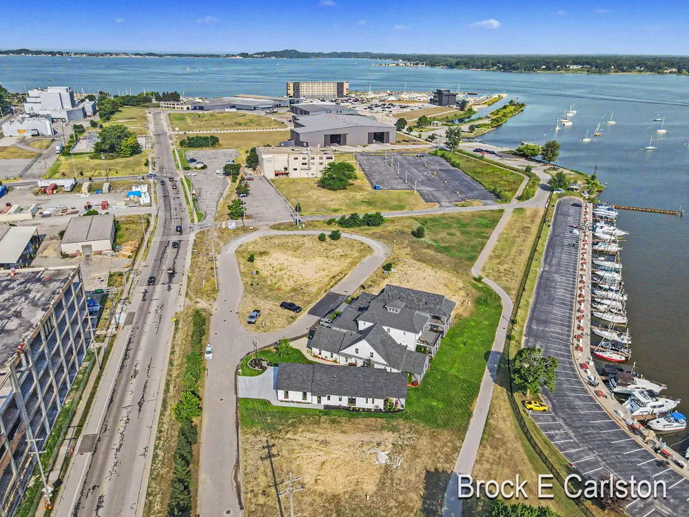 944 Boardwalk Cove Drive Muskegon, MI 49441