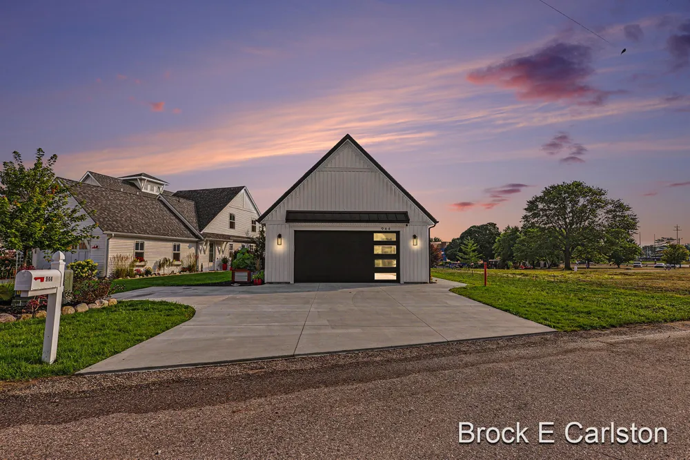 944 Boardwalk Cove Drive Muskegon, MI 49441