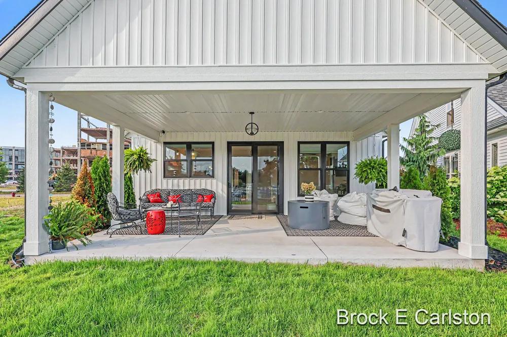 944 Boardwalk Cove Drive Muskegon, MI 49441