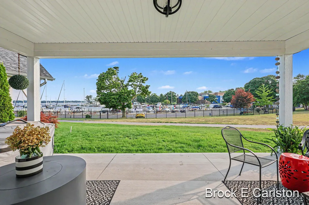 944 Boardwalk Cove Drive Muskegon, MI 49441