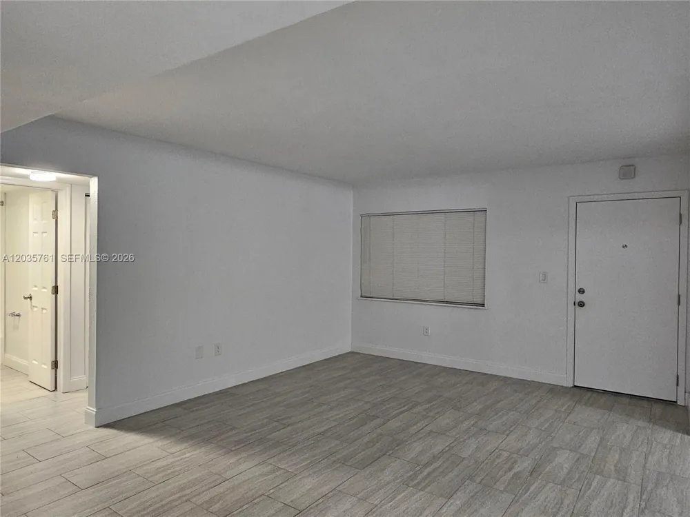8075 SW 107th Ave #114 Miami, FL 33173