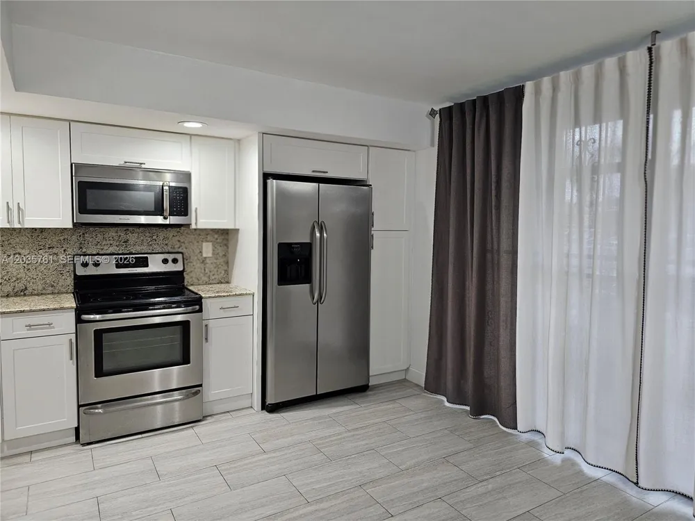 8075 SW 107th Ave #114 Miami, FL 33173
