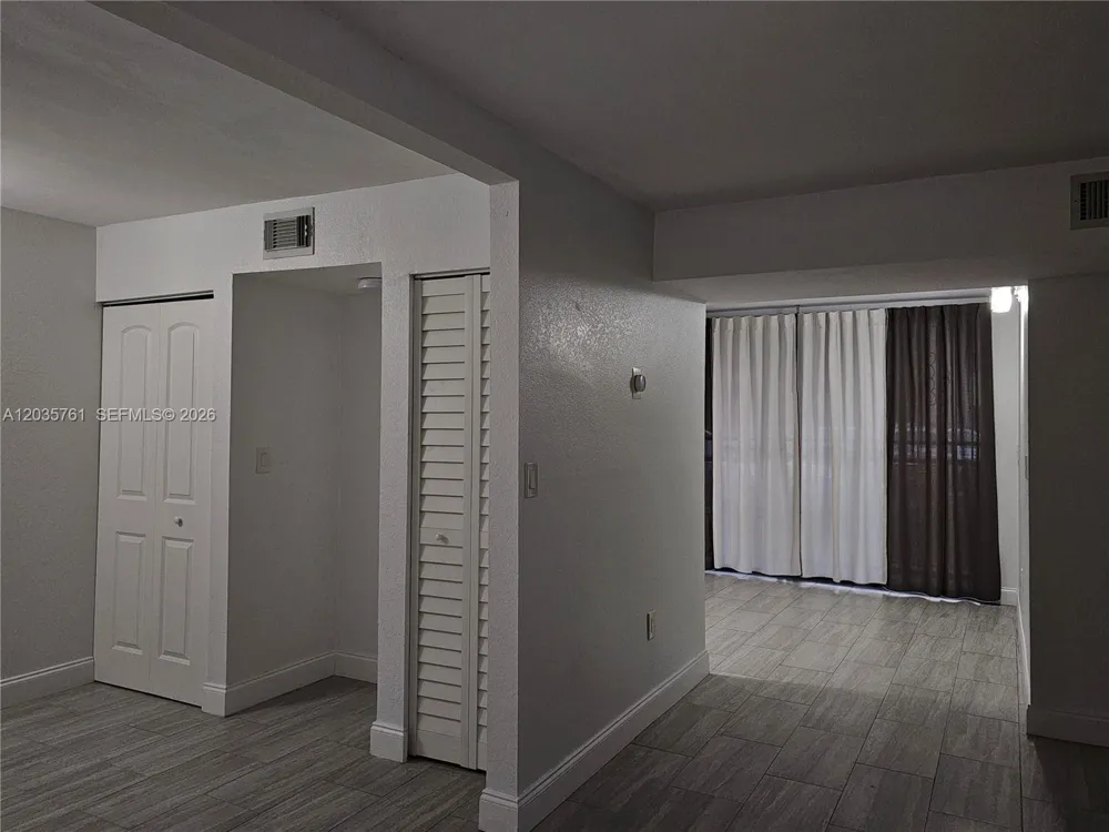 8075 SW 107th Ave #114 Miami, FL 33173