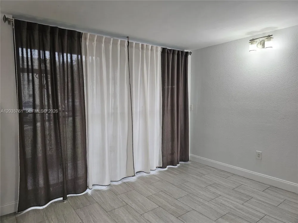 8075 SW 107th Ave #114 Miami, FL 33173