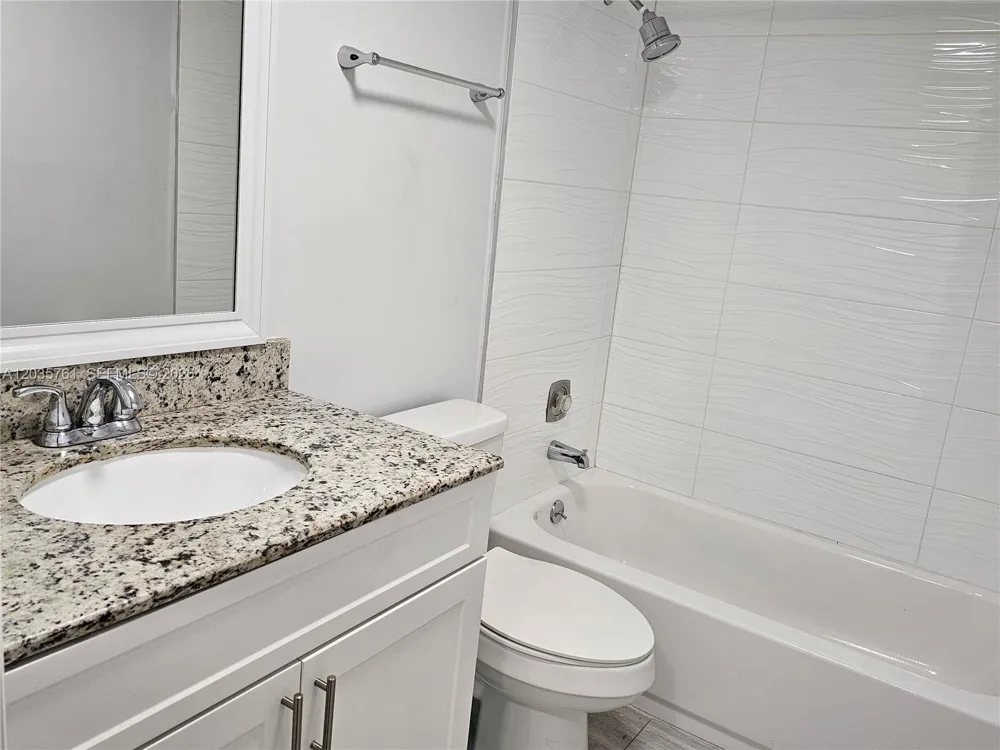 8075 SW 107th Ave #114 Miami, FL 33173
