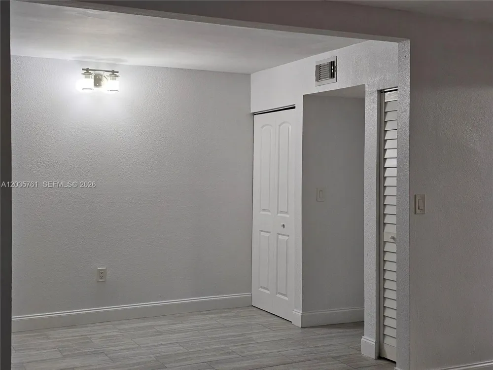 8075 SW 107th Ave #114 Miami, FL 33173