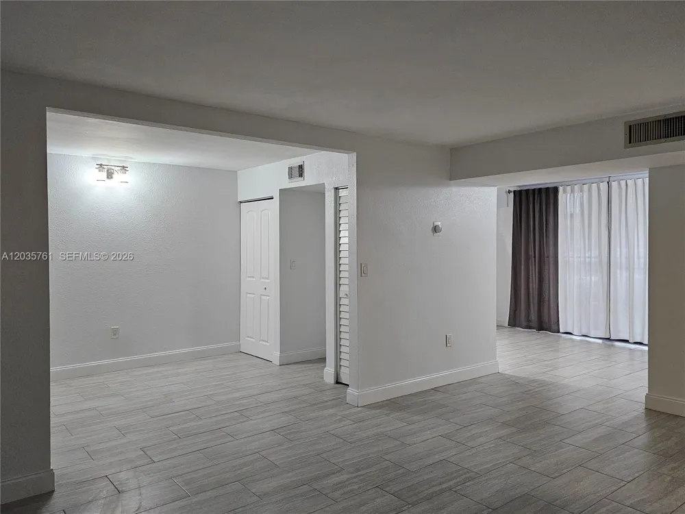8075 SW 107th Ave #114 Miami, FL 33173