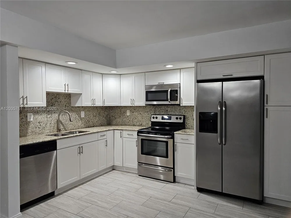 8075 SW 107th Ave #114 Miami, FL 33173