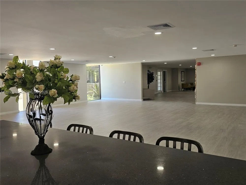 8075 SW 107th Ave #114 Miami, FL 33173