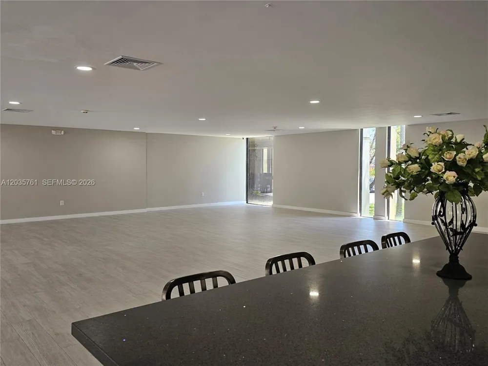 8075 SW 107th Ave #114 Miami, FL 33173
