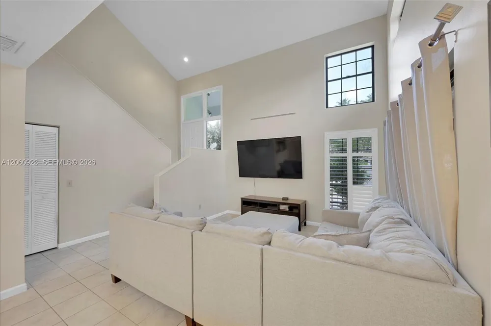 362 Prestwick Cir #3 Palm Beach Gardens, FL 33418