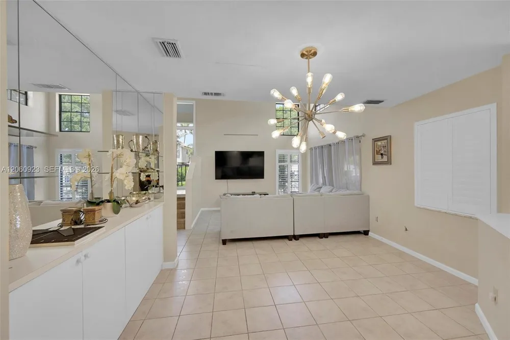362 Prestwick Cir #3 Palm Beach Gardens, FL 33418
