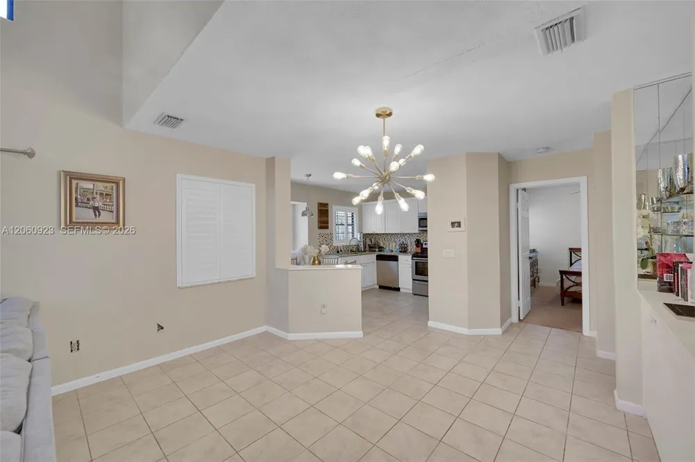 362 Prestwick Cir #3 Palm Beach Gardens, FL 33418