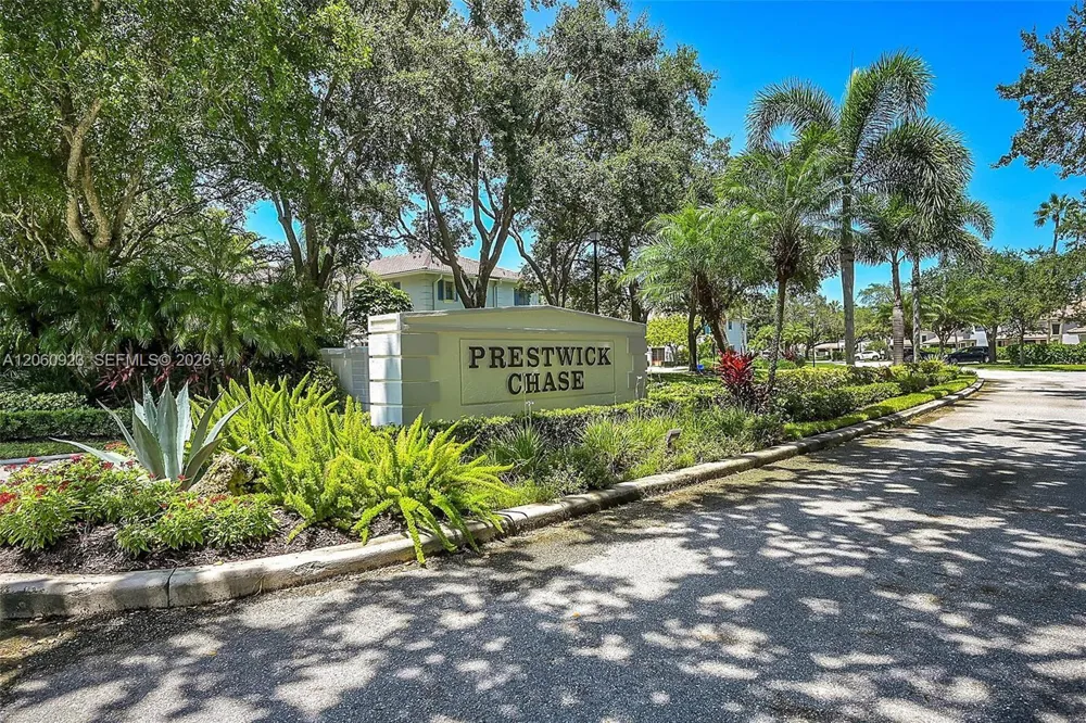 362 Prestwick Cir #3 Palm Beach Gardens, FL 33418