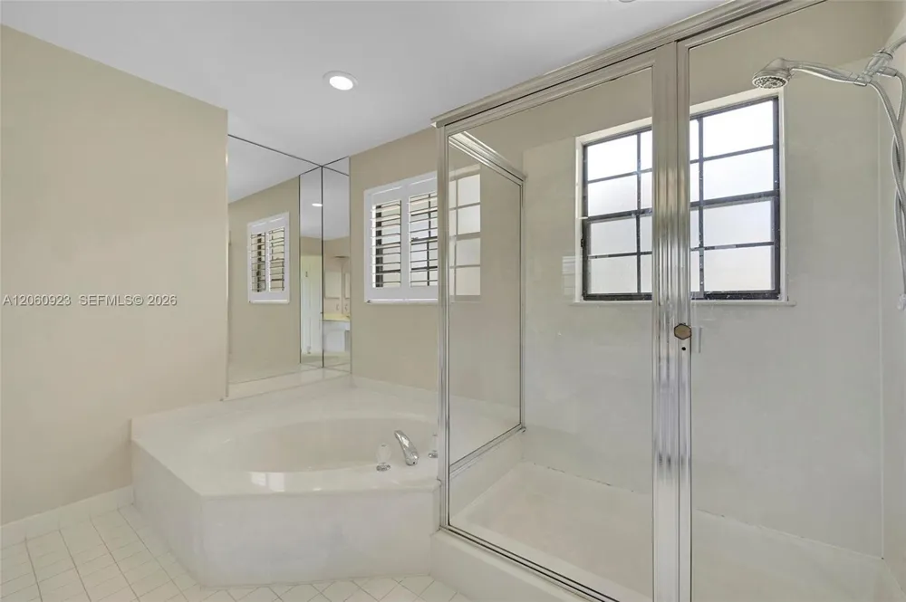 362 Prestwick Cir #3 Palm Beach Gardens, FL 33418
