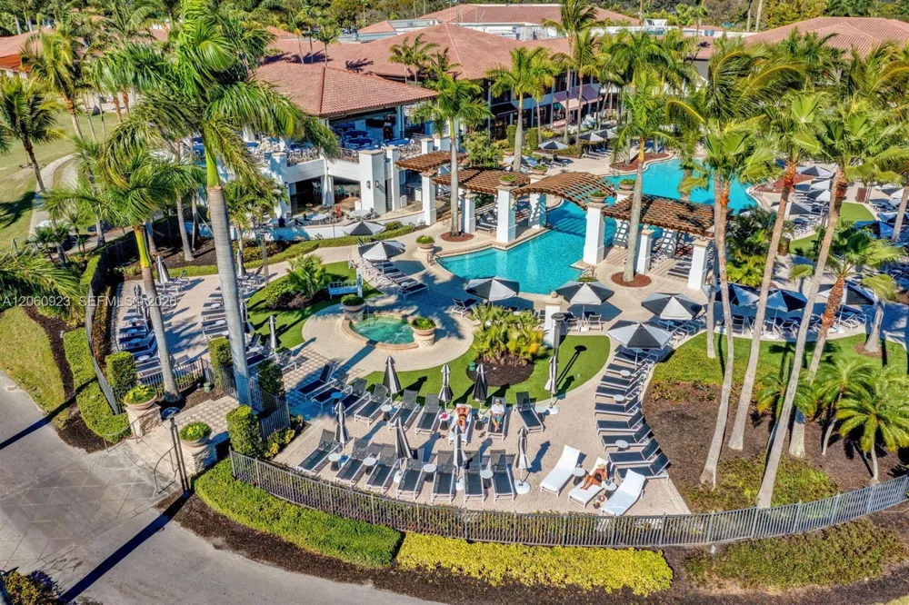 362 Prestwick Cir #3 Palm Beach Gardens, FL 33418