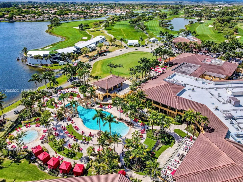 362 Prestwick Cir #3 Palm Beach Gardens, FL 33418