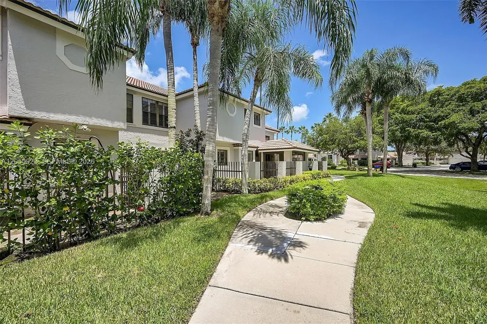 362 Prestwick Cir #3 Palm Beach Gardens, FL 33418