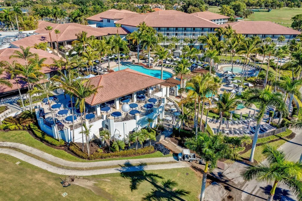 362 Prestwick Cir #3 Palm Beach Gardens, FL 33418