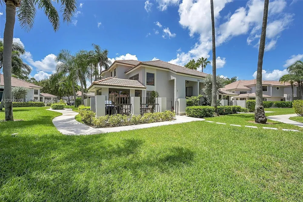 362 Prestwick Cir #3 Palm Beach Gardens, FL 33418