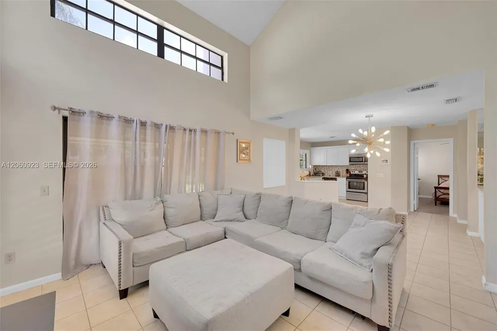 362 Prestwick Cir #3 Palm Beach Gardens, FL 33418