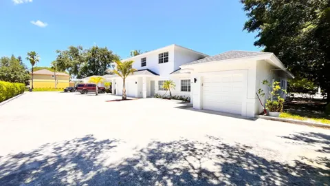 1434 Hawthorne Place