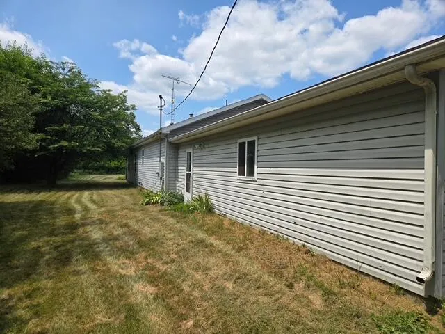 17721 Lewis Road Cement City, MI 49233