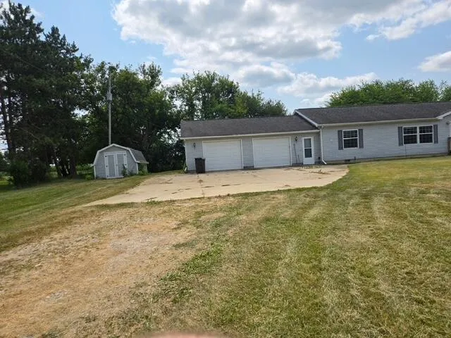17721 Lewis Road Cement City, MI 49233