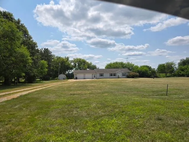 17721 Lewis Road Cement City, MI 49233