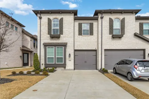 1128 Queensdown Way