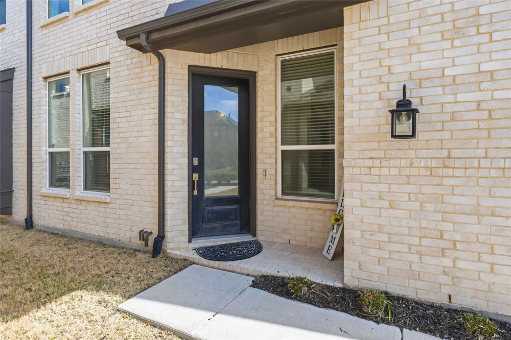 1128 Queensdown Way Forney, TX 75126