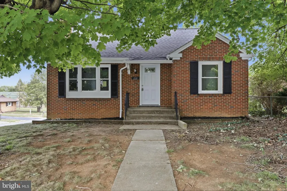 119 DELAWARE AVENUE Martinsburg, WV 25401
