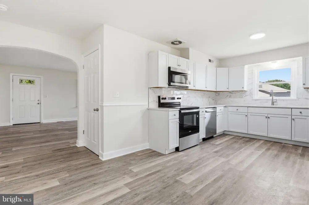 119 DELAWARE AVENUE Martinsburg, WV 25401