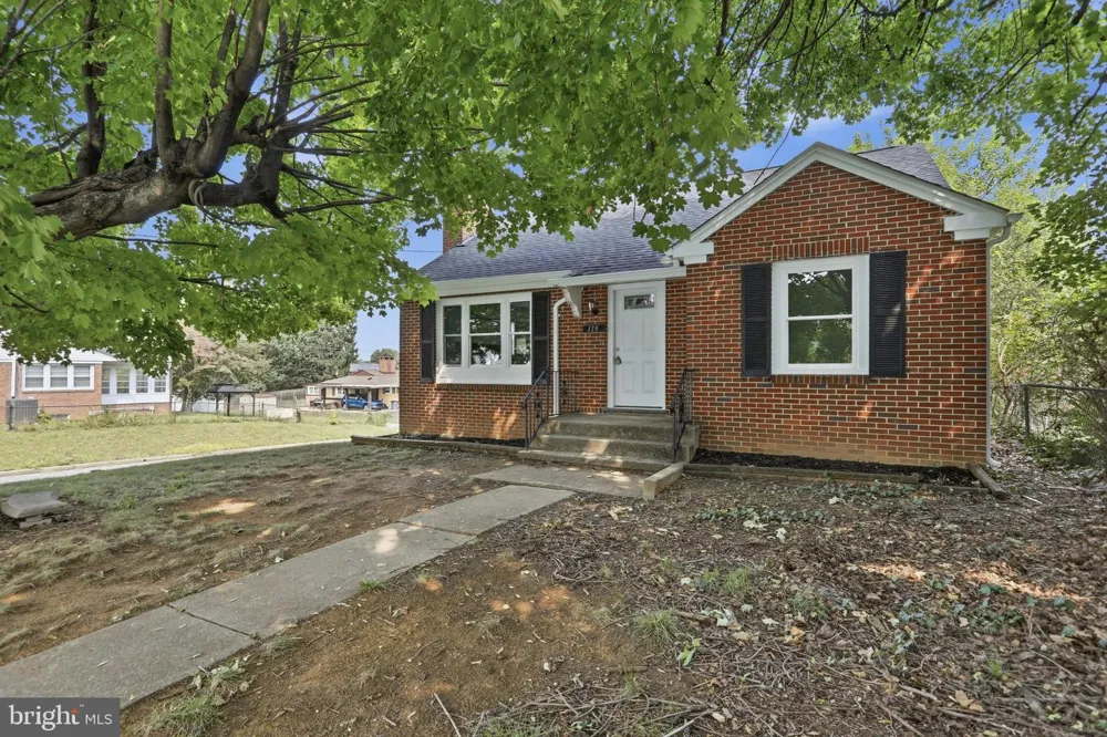 119 DELAWARE AVENUE Martinsburg, WV 25401