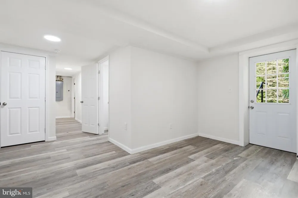 119 DELAWARE AVENUE Martinsburg, WV 25401