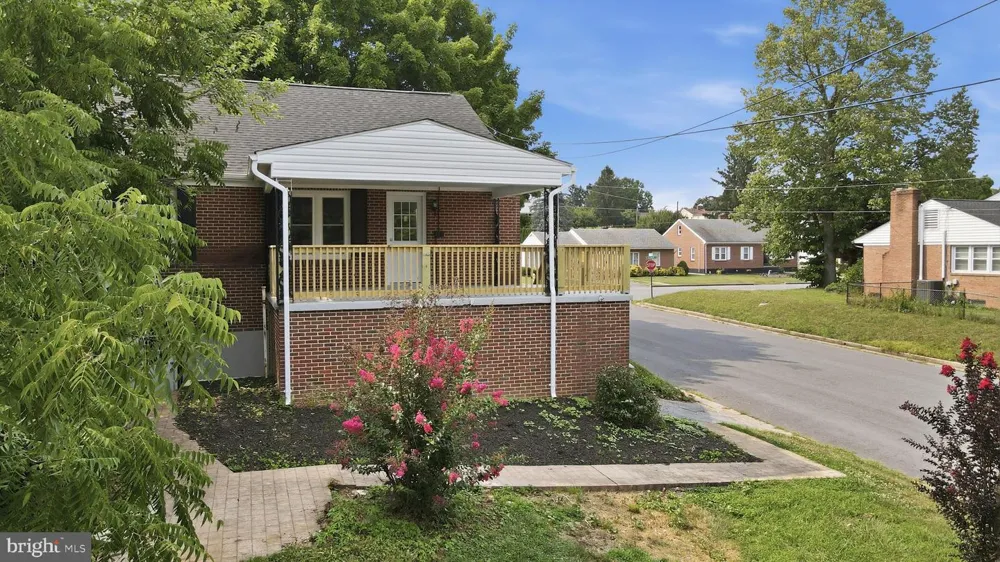 119 DELAWARE AVENUE Martinsburg, WV 25401