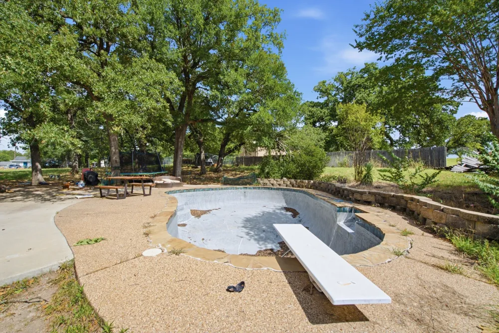 128 Redbird Lane Azle, TX 76020