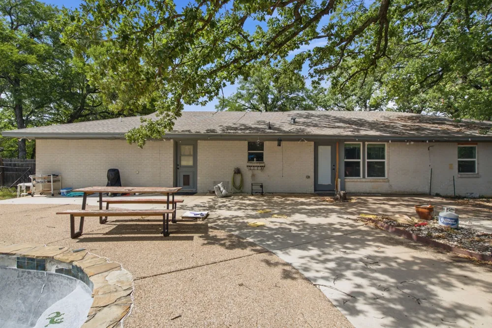 128 Redbird Lane Azle, TX 76020