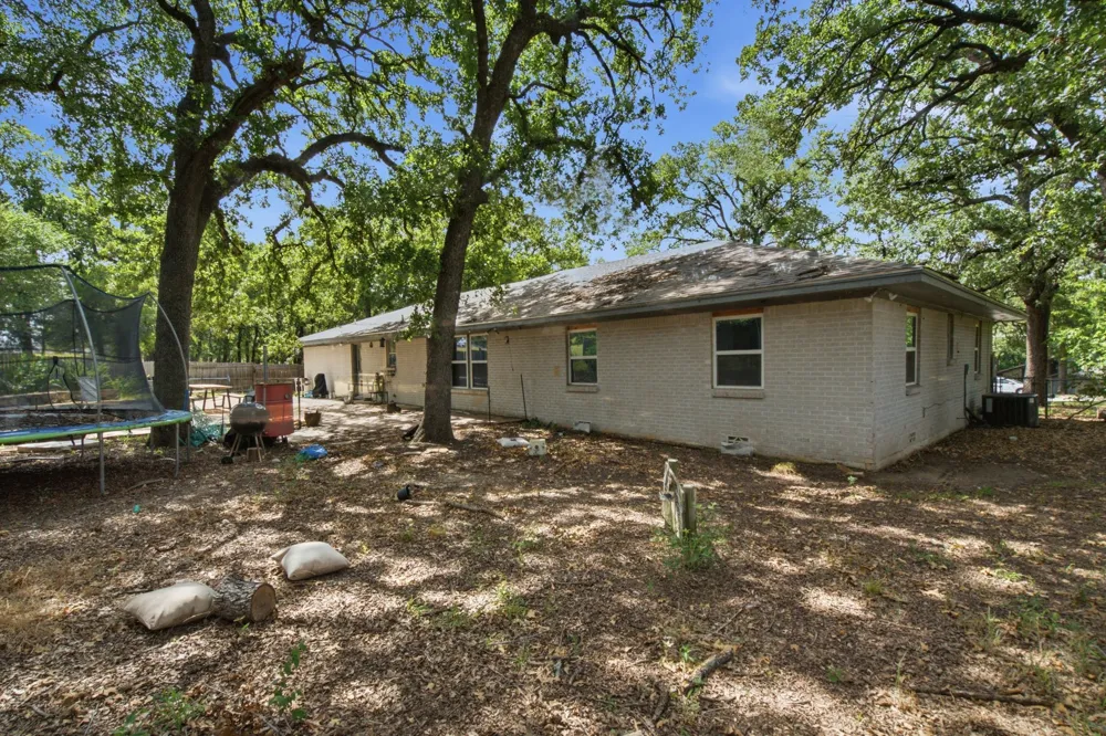 128 Redbird Lane Azle, TX 76020