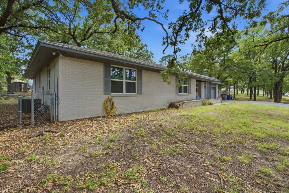 128 Redbird Lane Azle, TX 76020