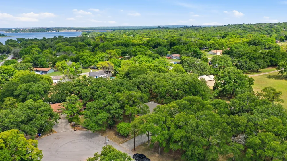 128 Redbird Lane Azle, TX 76020