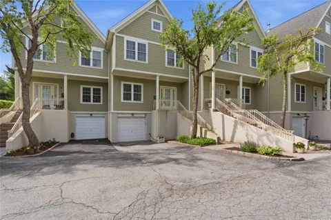 83 Kings Highway #7