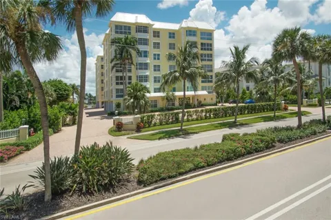 1900 Gulf Shore Boulevard #303