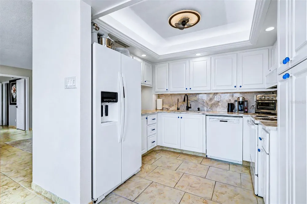 6145 SUN BOULEVARD #306 St Petersburg, FL 33715