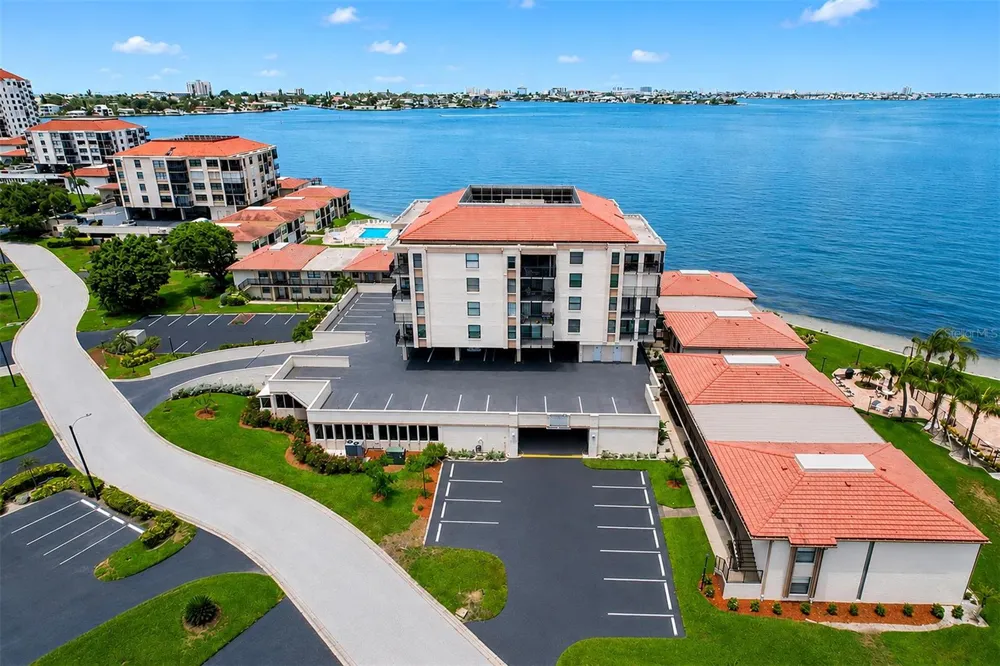 6145 SUN BOULEVARD #306 St Petersburg, FL 33715
