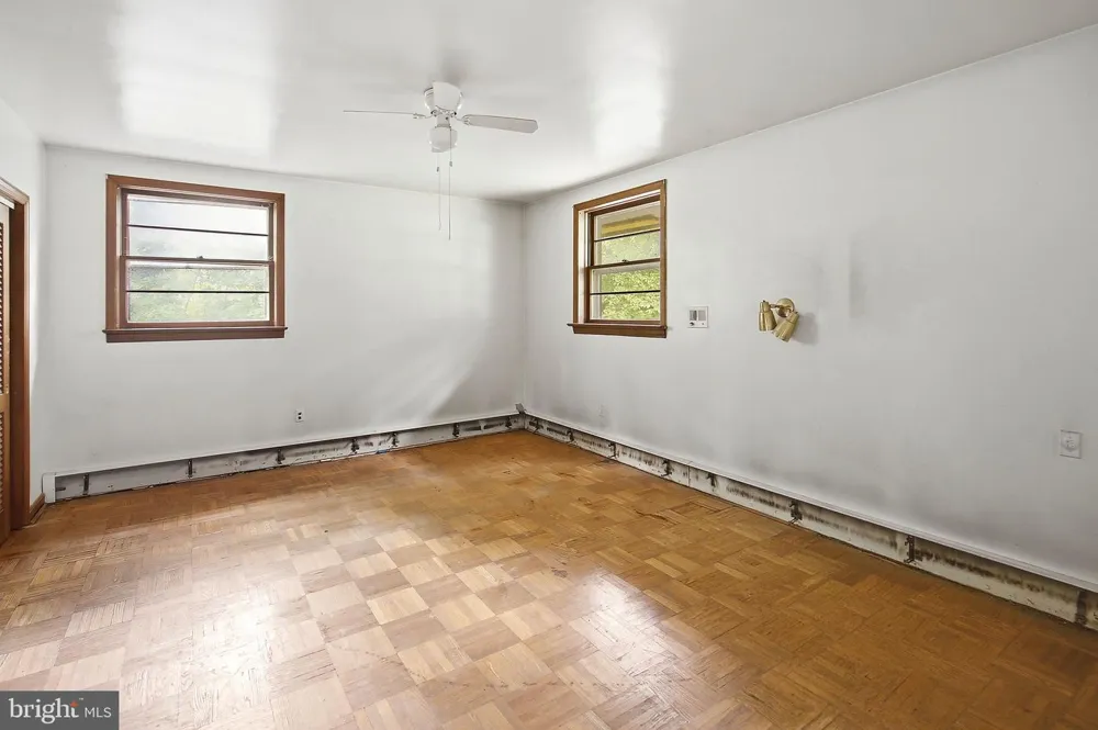 17 BROOKDALE DRIVE Cherry Hill, NJ 08034
