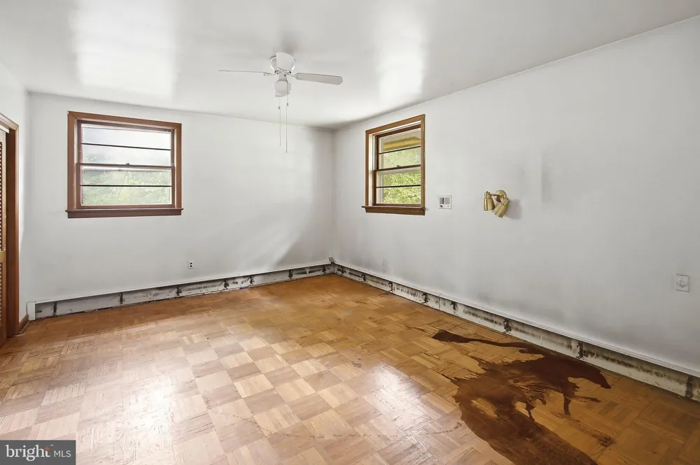 17 BROOKDALE DRIVE Cherry Hill, NJ 08034